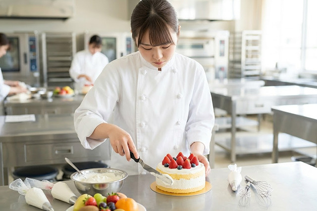 大宮駅周辺にある「大宮スイーツ&カフェ専門学校」の学科