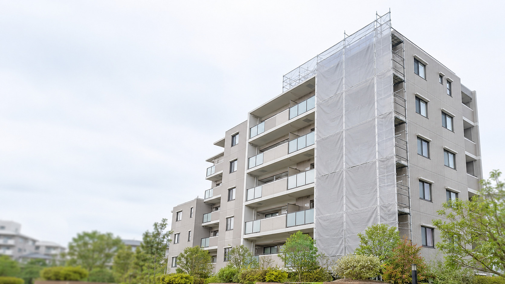 マンションの修繕積立金はなぜ上がる?適正値や確認点についても解説