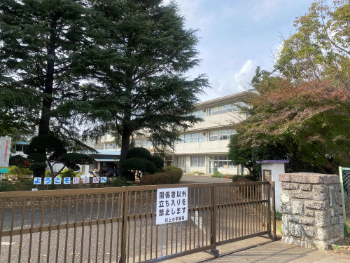 八街市立川上小学校