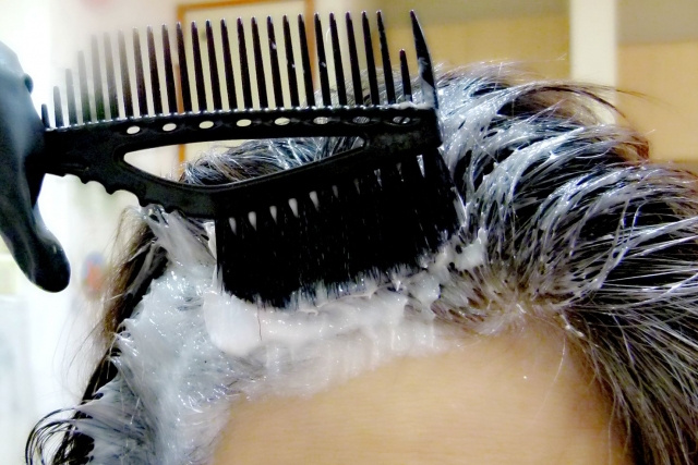 想像以上に取れない!ヘアカラー剤の染料の強力さ