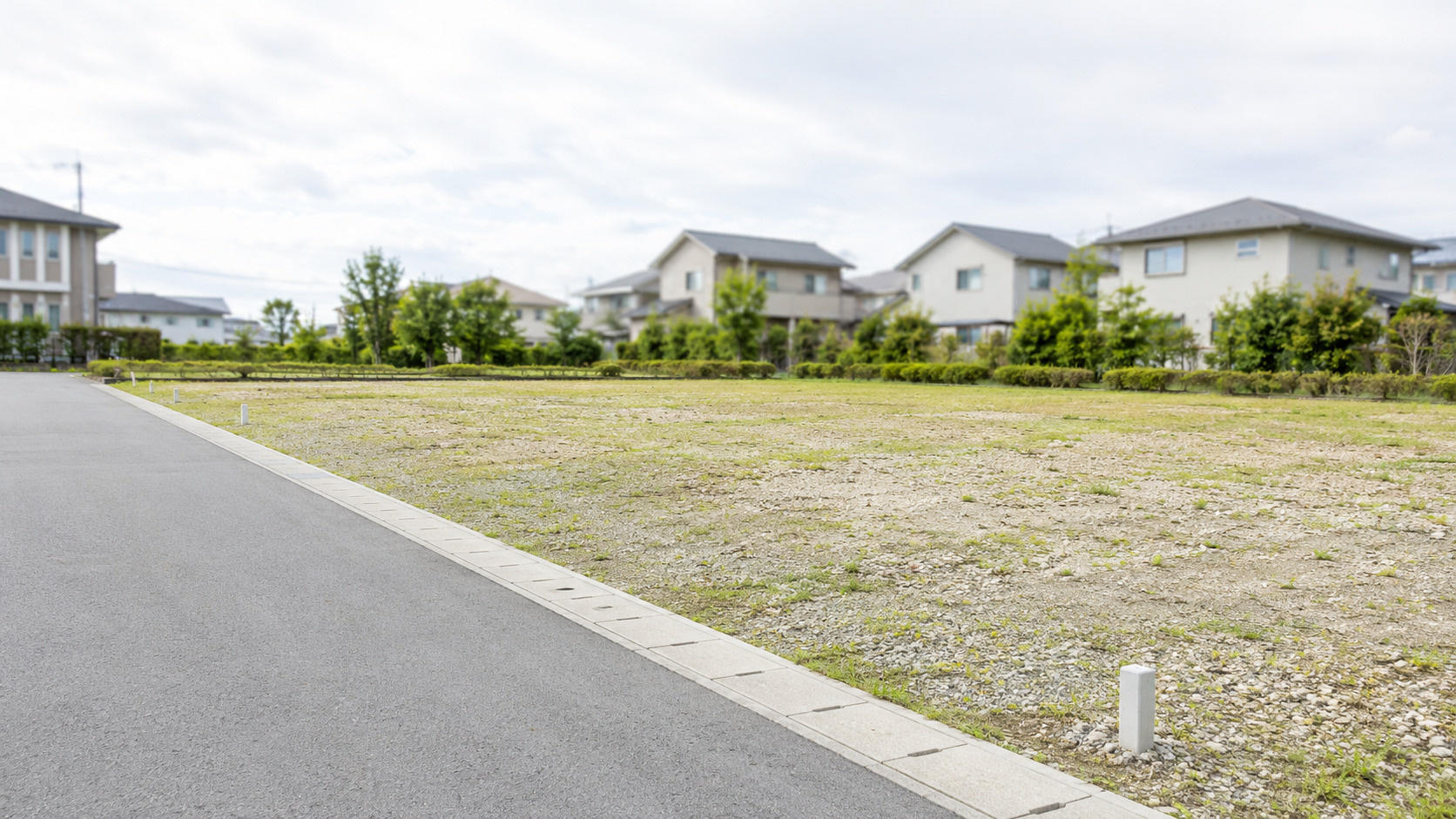 雑種地を売却するには?地目の確認方法や活用方法についても解説