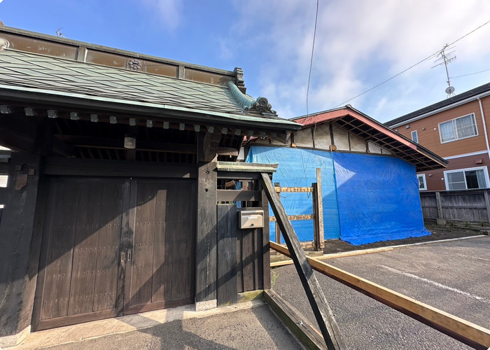 工事中|門はそのまま残し、建物側の工事を進める