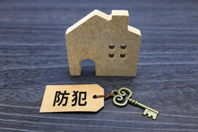 実際の空き巣被害で多い侵入経路は「避難はしご」ではない