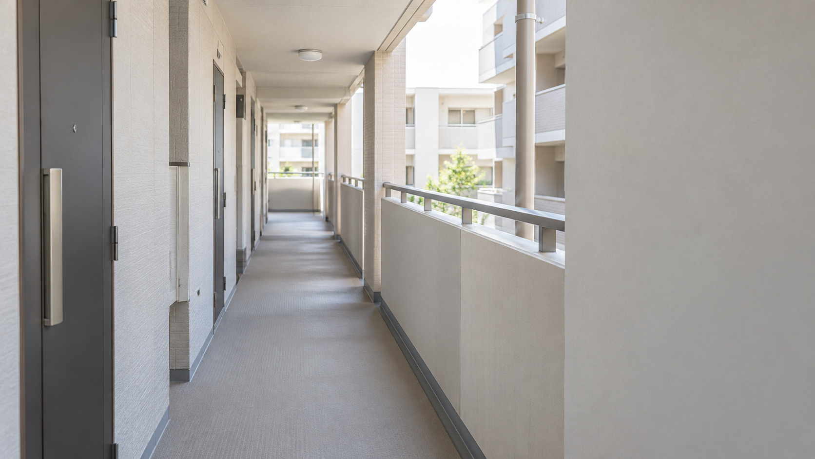 マンション共用部分での飛び降りに告知義務はある?資産価値への影響や売却法も解説