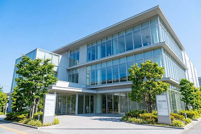 「アルファ医療福祉美容専門学校」の学部学科