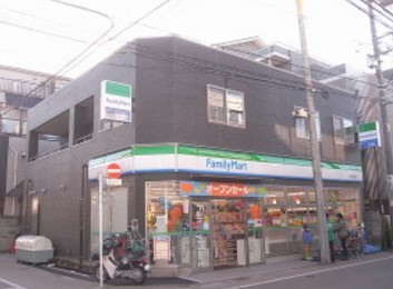 コンビニエンスストア ファミリーマート 尾山台駅南店