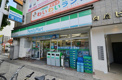 コンビニエンスストア ファミリーマート阪急伊丹駅前店