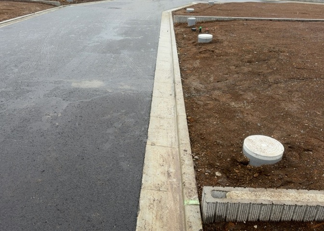 【外観】 | 家を建てる前提で土地を探している場合、地盤の丈夫さは譲れない条件の一つです。地盤が脆弱だと追加工事が必要となります。また、過去に地盤沈下や液状化現象を起こした土地は、できるだけ避けた方がいいでしょう。