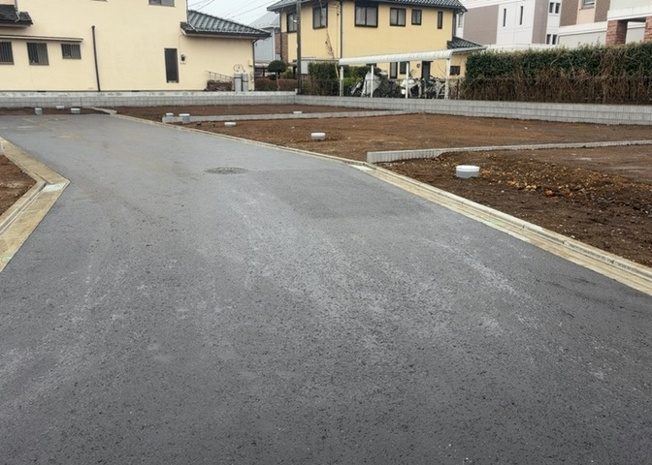 【外観】 | 物件の詳細については、現地を見てわかること以外に、役所や法務局などで調べないとわからないことがあります。そのため、現地に行く場合は、もしこの物件を買ったらどのような生活ができるかをイメージしましょう。