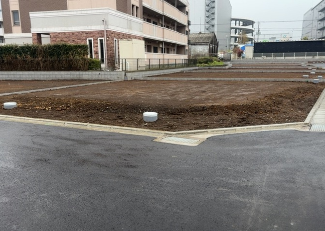 【外観】 | 土地購入を検討されている場合、境界杭がない状態で購入してしまうと境界確定測量をする必要があり、費用がかかります。購入の前に、売主、隣土地所有者立ち合いのもと境界を確定し境界杭を設置するのがベストです。