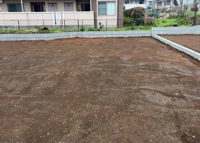 【外観】 | 人が暮らすうえで日光は大切な要素となります。日当たりの良さは譲れないポイントですね。併せて近くに大きな建築物の建築予定がないか、あるいはそれが可能な土地が近くにないか事前に確認することもお勧めします。