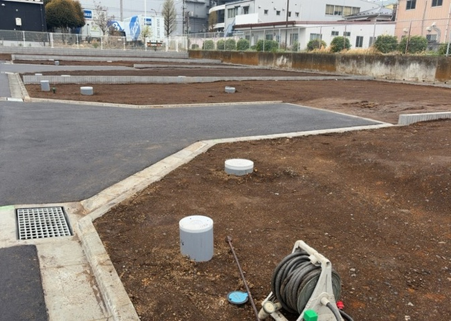 【外観】 | 隣家の土地はどうなっているのか、生活利便施設が近くにあるのか、学校まで近いかなど、お客様のライフスタイルにあわせたイメージが重要です。また、近くにあると困る施設が近くにないかも確認するといいでしょう。