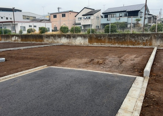 【外観】 | 土地購入を検討されている場合、境界杭がない状態で購入してしまうと境界確定測量をする必要があり、費用がかかります。購入の前に、売主、隣土地所有者立ち合いのもと境界を確定し境界杭を設置するのがベストです。