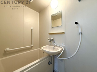 シンプルで機能的なユニットバスです