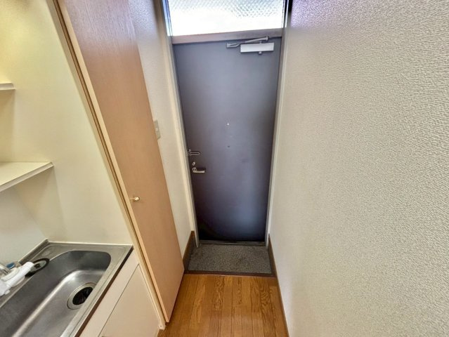 リバーサイド市川の玄関