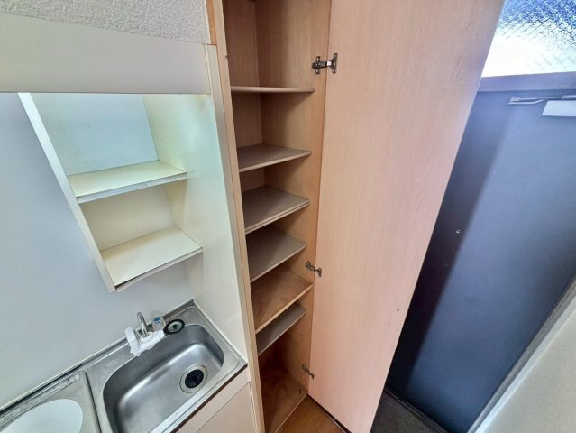 リバーサイド市川の玄関