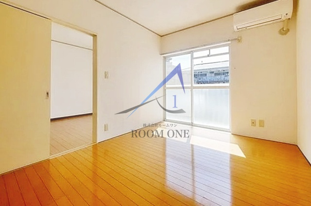 エステート三田の居間・リビング|洋室のお部屋です。