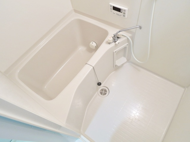 ミリアビタＮＯ２１の浴室|追い焚き、浴室乾燥機能付きのバスルームです♪