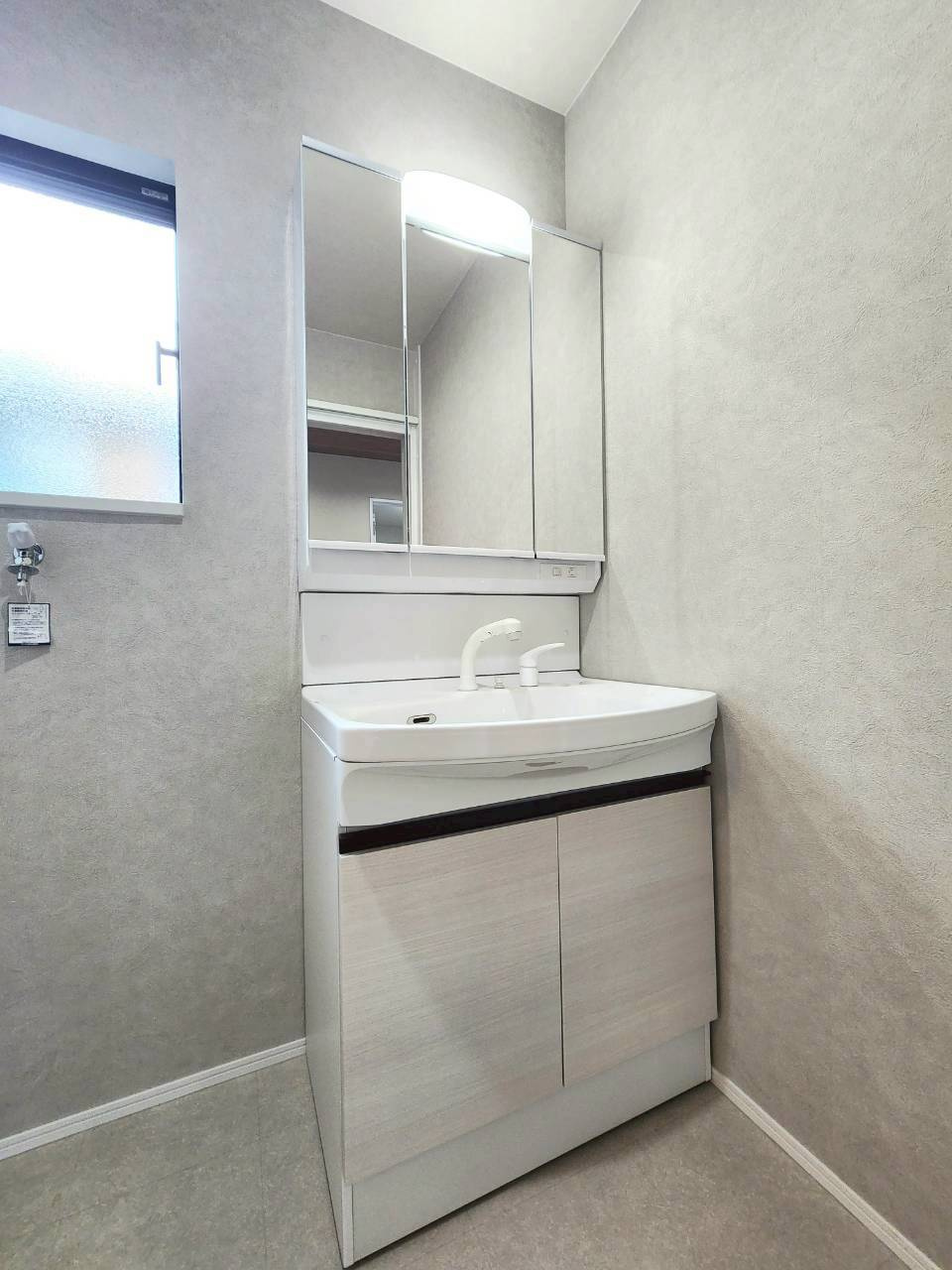 RESET HOUSE－リセットハウス小倉南区津田4丁目の独立洗面台|3面鏡の洗面台♪