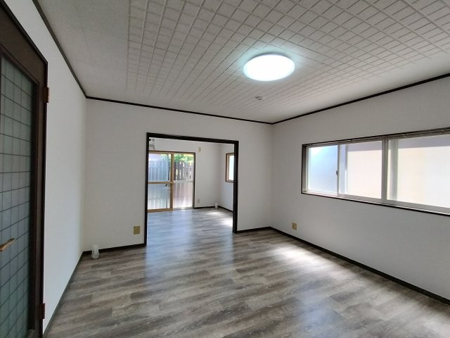 中ノ町戸建の居間・リビング