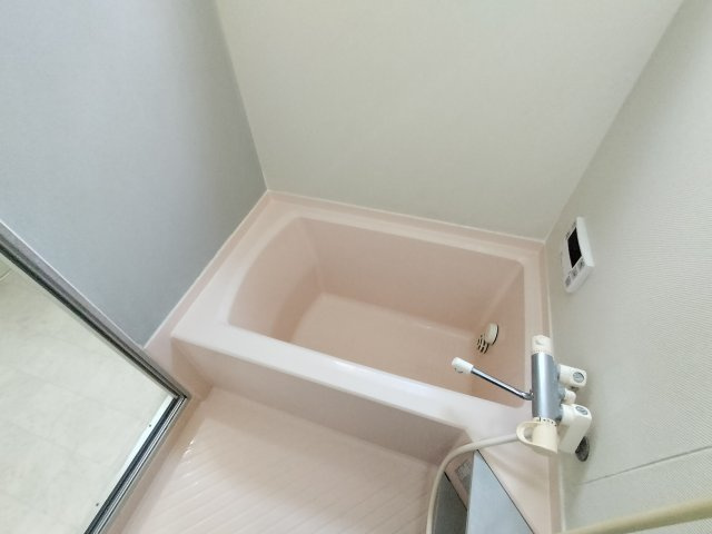 中ノ町戸建の浴室