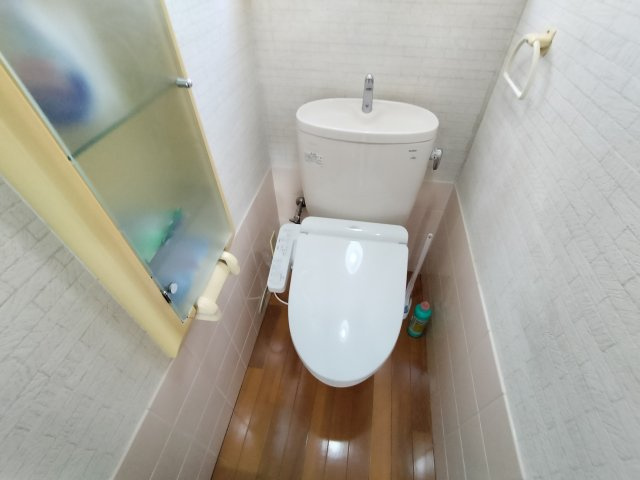 中ノ町戸建のトイレ