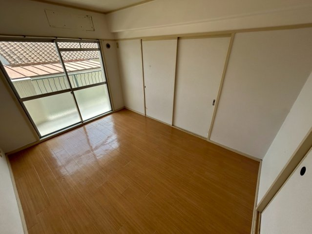 昭郷ツインハイツの洋室