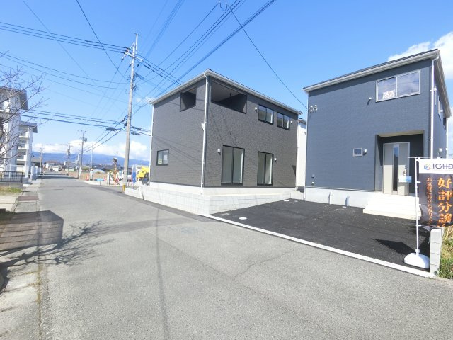 神埼市神埼町本堀第1　1号棟の前面道路含む現地写真|前面道路含む現地写真です