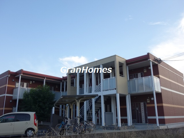 明石市魚住町住吉４丁目のアパートの外観