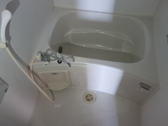 明石市魚住町住吉４丁目のアパートの浴室