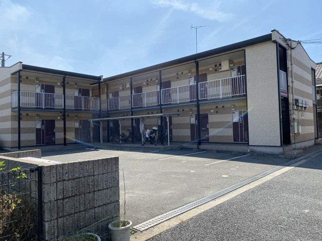 加古川市尾上町口里のアパートの外観|2022年7月に外壁塗装いたしました。