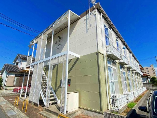 加古川市尾上町安田のアパートの外観