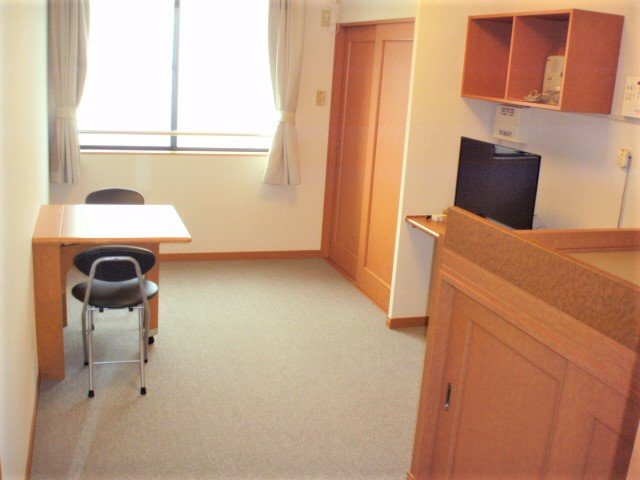 レオパレス葵の居間・リビング