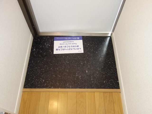 明石市大久保町西脇のアパートの玄関