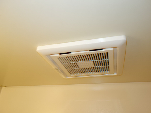 明石市大久保町西脇のアパートの浴室