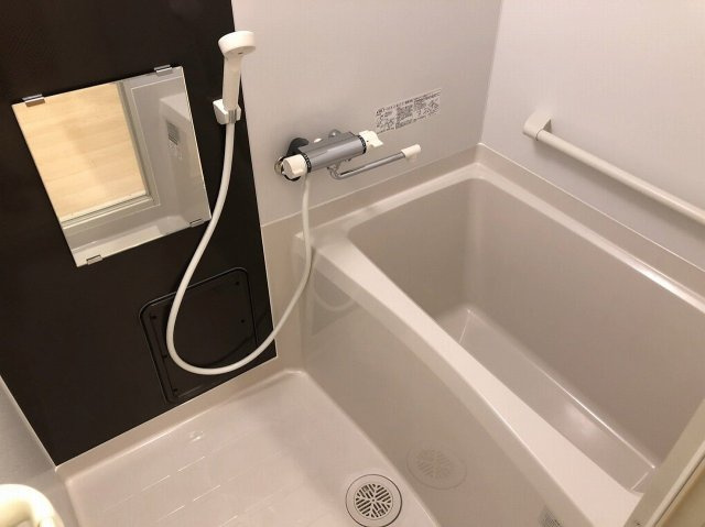 クレイノさつきの浴室