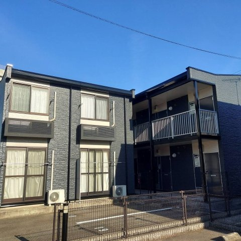 加古川市野口町坂元北５丁目のアパートの外観|2022年11月に外壁塗装いたしました。