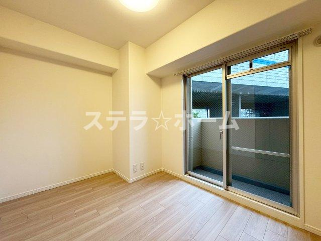 パレ千里壱号棟の洋室|落ち着いた色調の洋室です