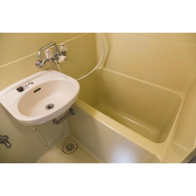 ドルチェ日暮里の浴室