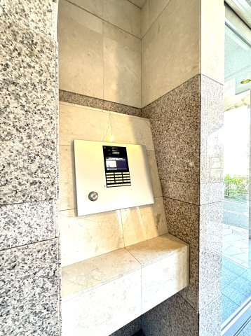 日神パレステージ北千住の防犯設備|暮らしに安心をプラス。オートロック付きで不審者の侵入もシャットアウト。