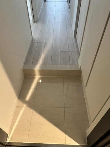 コンフォリア・リヴ文京護国寺の玄関