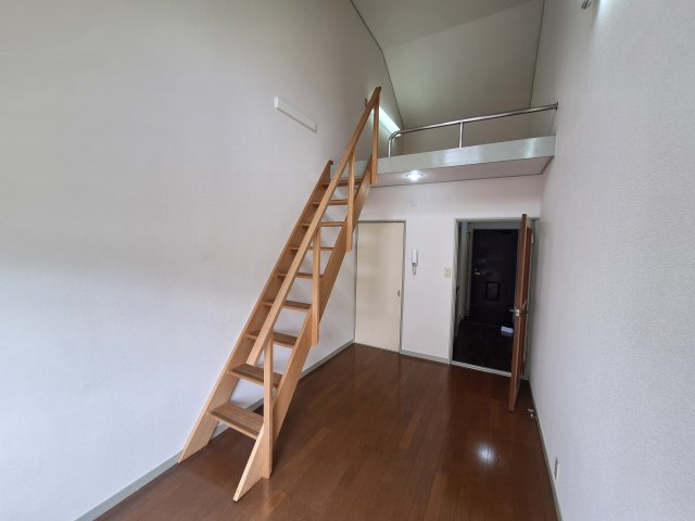 第7ハイツ春野の洋室|使い勝手のいい洋室です