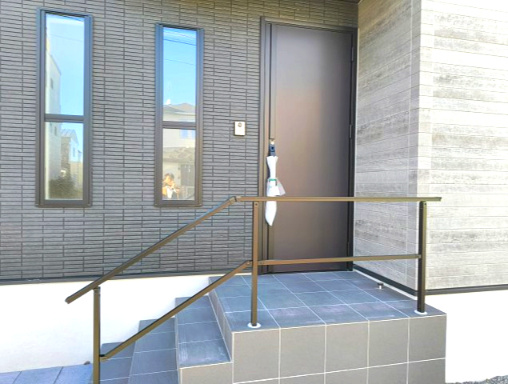 売新築戸建　静岡市葵区山崎１丁目の玄関