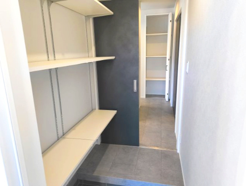 売新築戸建　静岡市葵区山崎１丁目の玄関