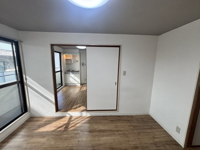 ウエストイン六甲の居間・リビング