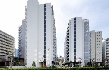 【外観】 | LIBR GRANT 西新宿EAST | 鉄筋コンクリート造のがっちりとした建物。