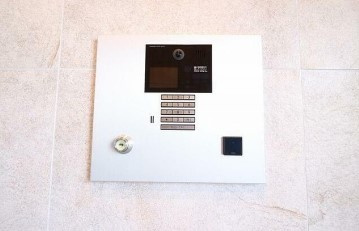 【セキュリティ】 | LIBR GRANT 西新宿EAST | モニター付きオートロックで防犯面も安心です！