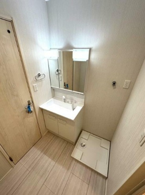 【独立洗面台】 | エスパシオン中野B棟 | 嬉しい独立洗面台付き。