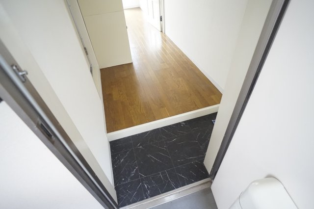 プレアール東生駒の玄関