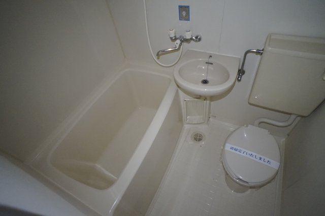 プレアール東生駒の浴室